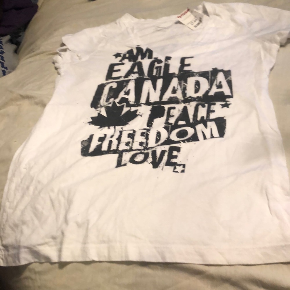American Eagle v neck